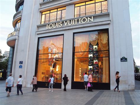 louis vuitton Paris store website